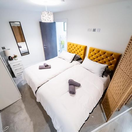 Bv Spacious 1-Bedroom Apartment Close To Town Center - Sleeps 6 Bradford  Luaran gambar