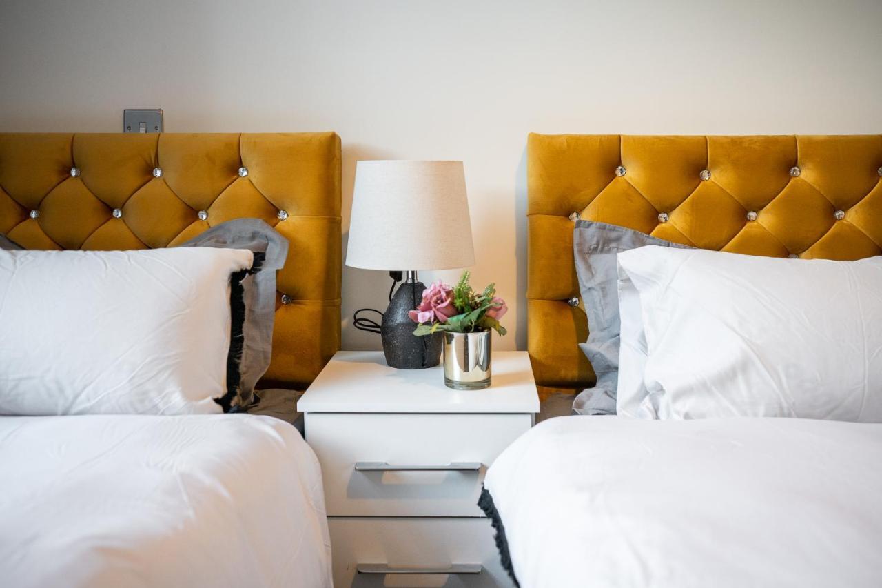 Bv Spacious 1-Bedroom Apartment Close To Town Center - Sleeps 6 Bradford  Luaran gambar