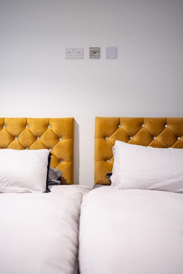 Bv Spacious 1-Bedroom Apartment Close To Town Center - Sleeps 6 Bradford  Luaran gambar